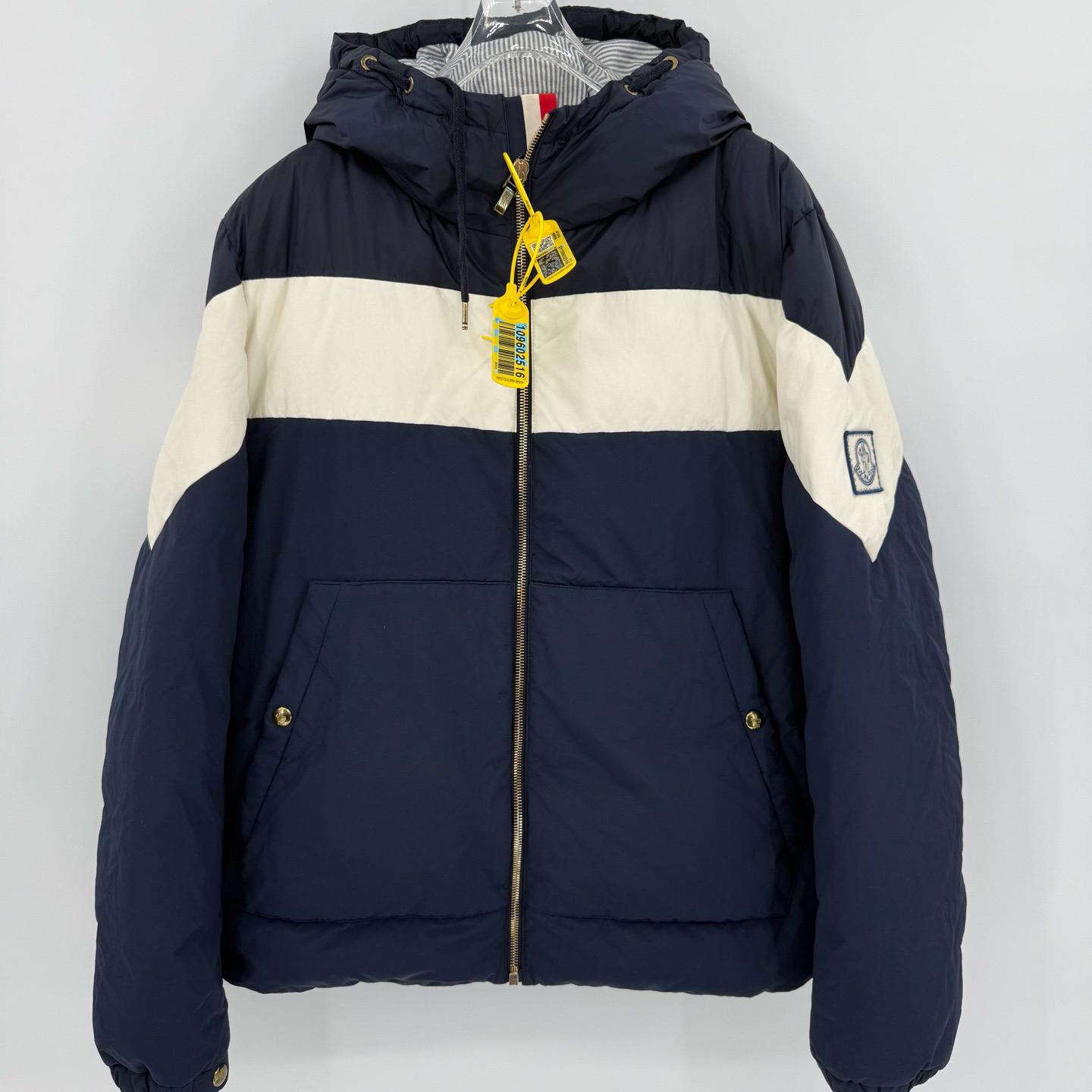 99新 MONCLER 汤姆布朗联名拼色徽标刺绣连帽羽绒服/2码/Sw24877