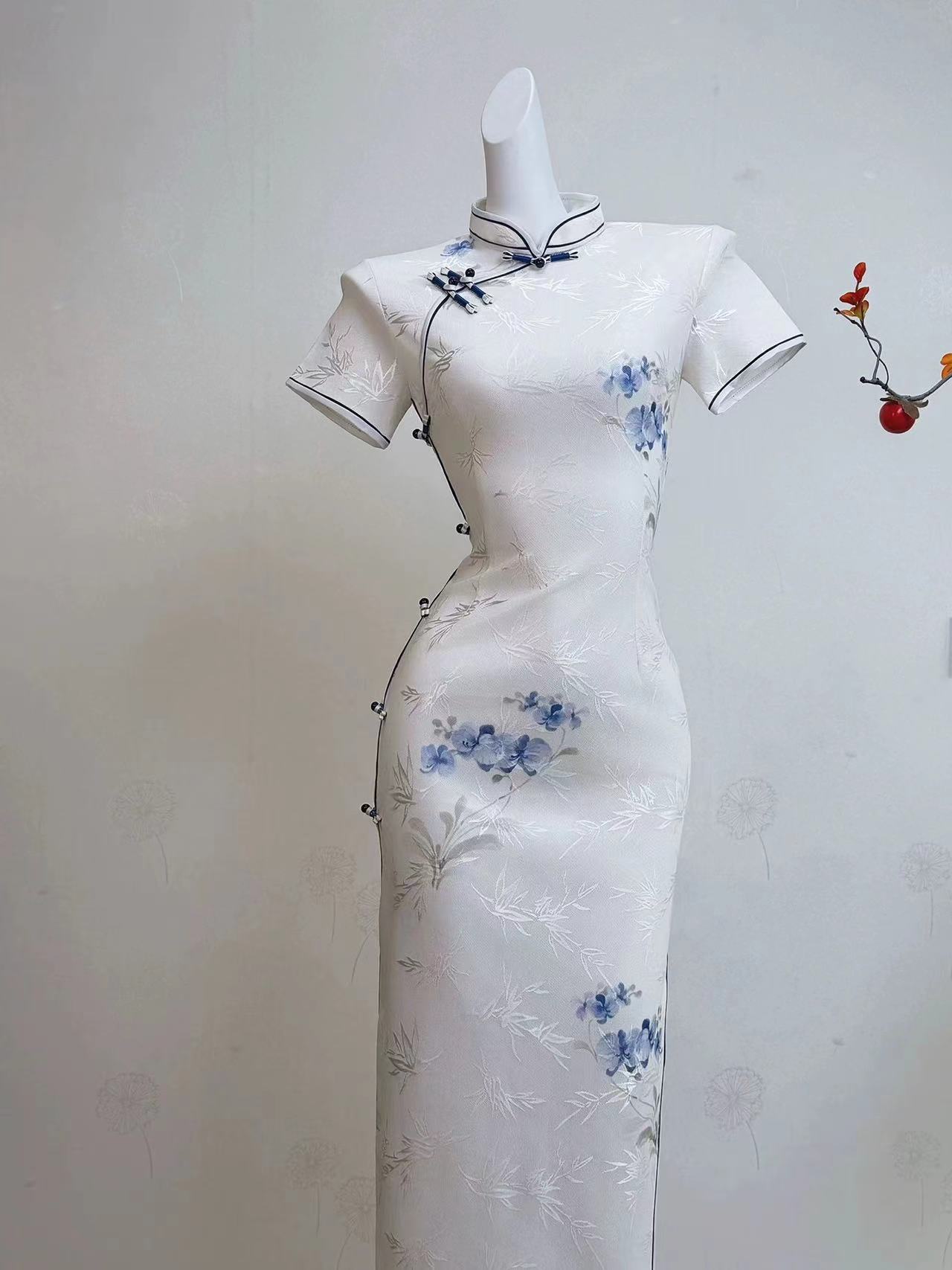 绝美旗袍新中式订婚日常可穿2025新款高端气质印花改良年轻款少女