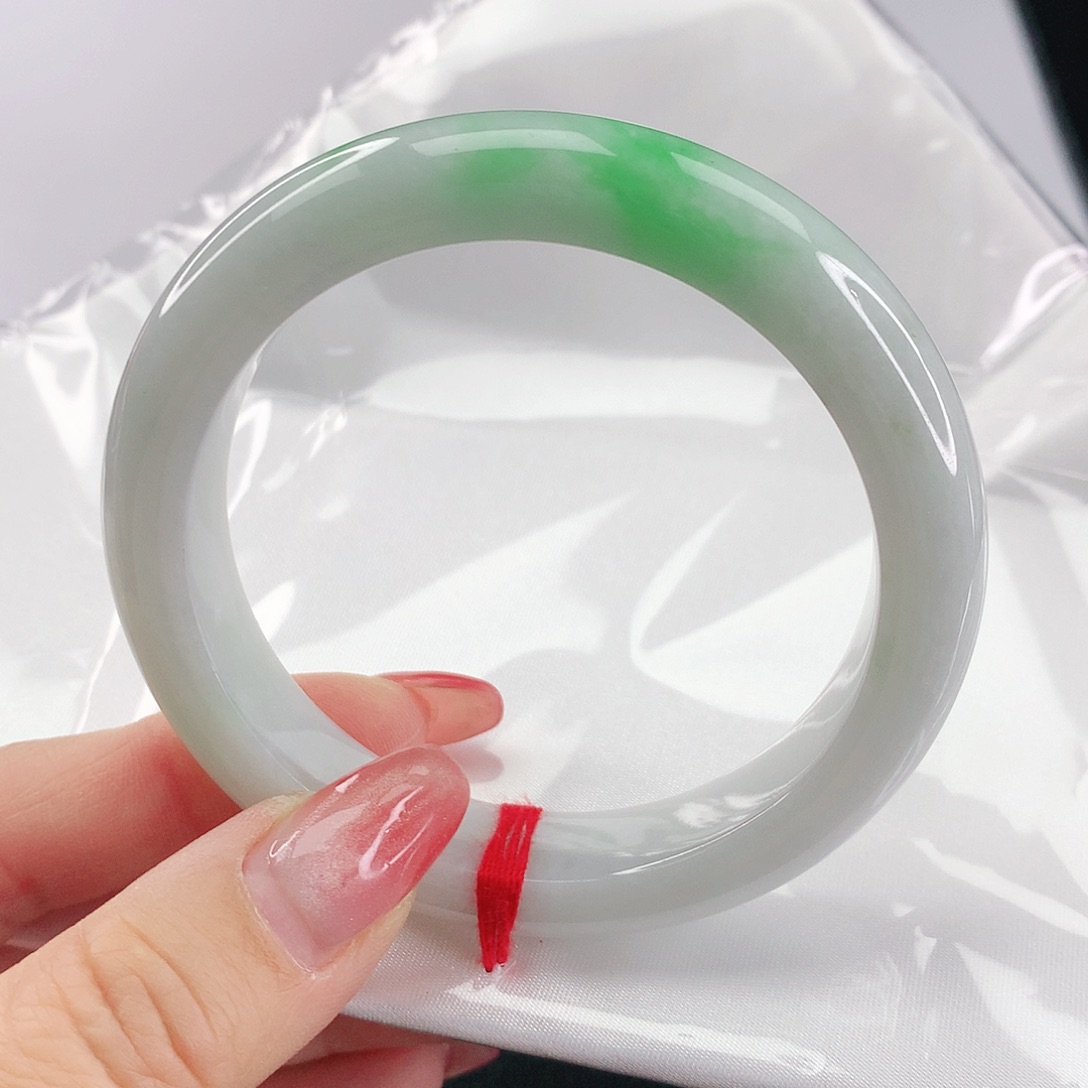 翡翠手镯未镶嵌翡翠021