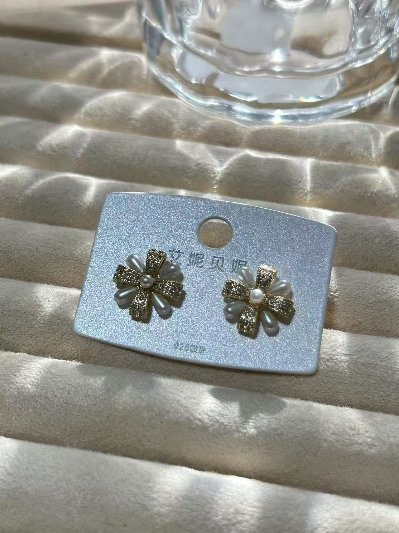 铜合金锆石耳饰 s925银针新款镶钻小香风花朵珍珠精致高级耳钉