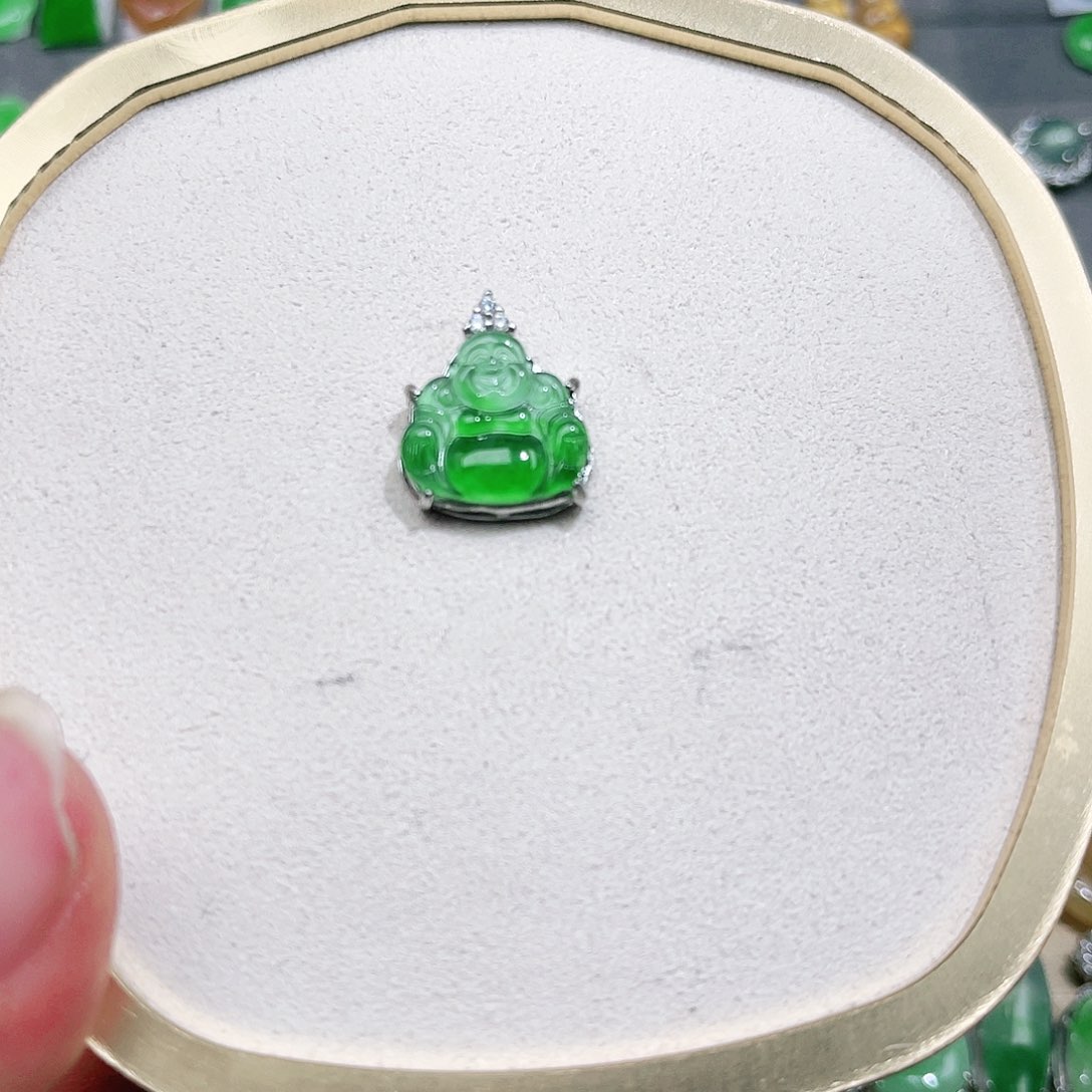 翡翠颈饰未镶嵌裸石