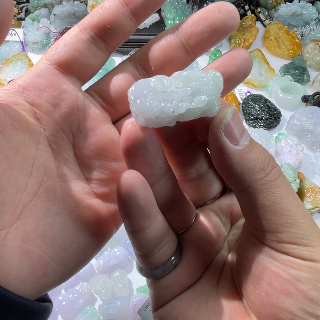 翡翠颈饰未镶嵌天然