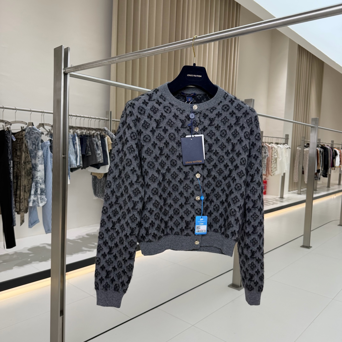 未使用 LouisVuitton/路易威登 26黑灰满印羊毛开衫 M码 GM005921