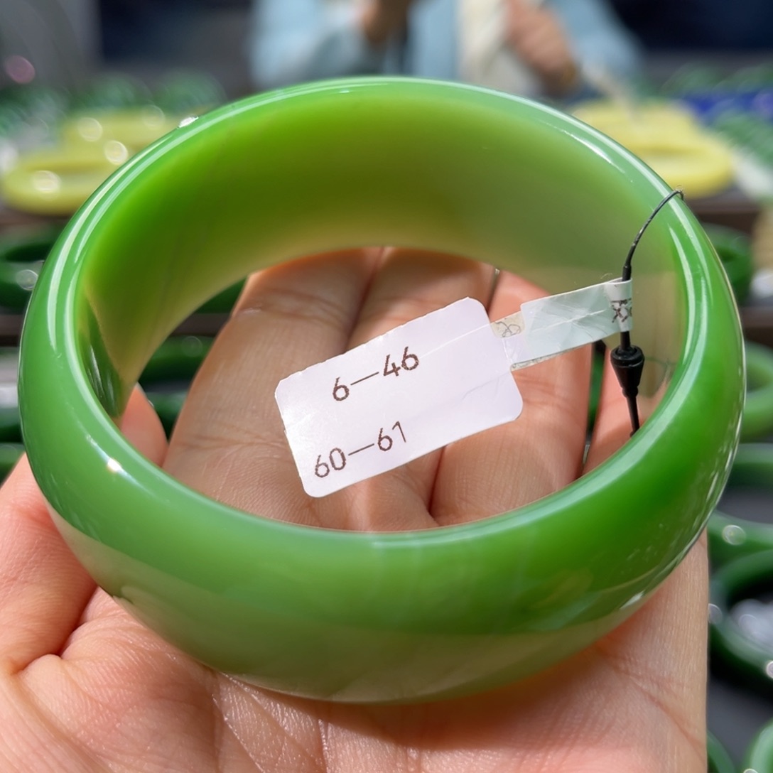 和田玉（碧玉）手镯未镶嵌