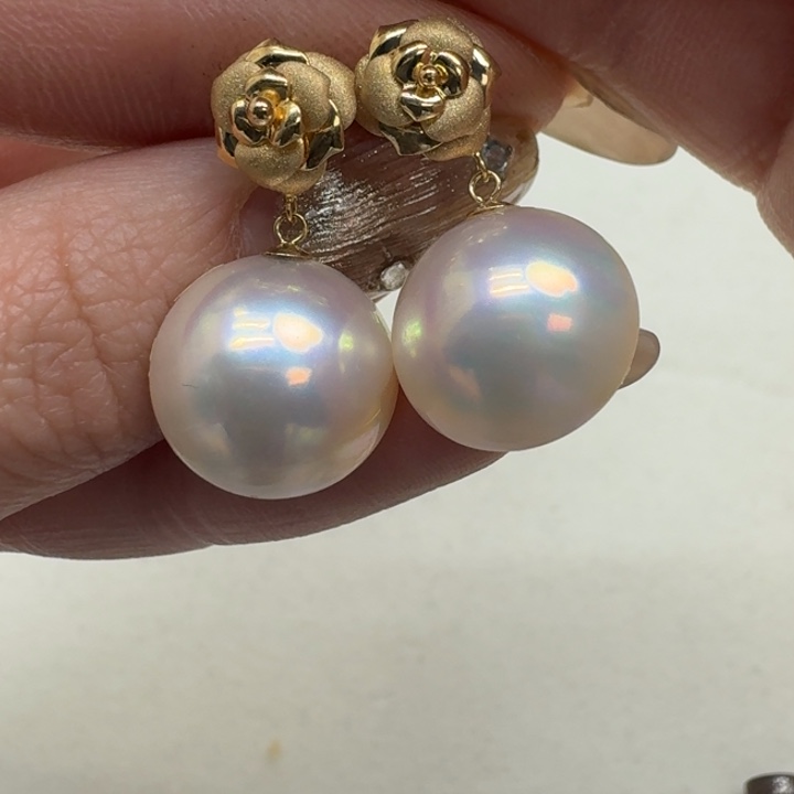 耳饰18K金镶嵌拼合珍珠（马贝珠）