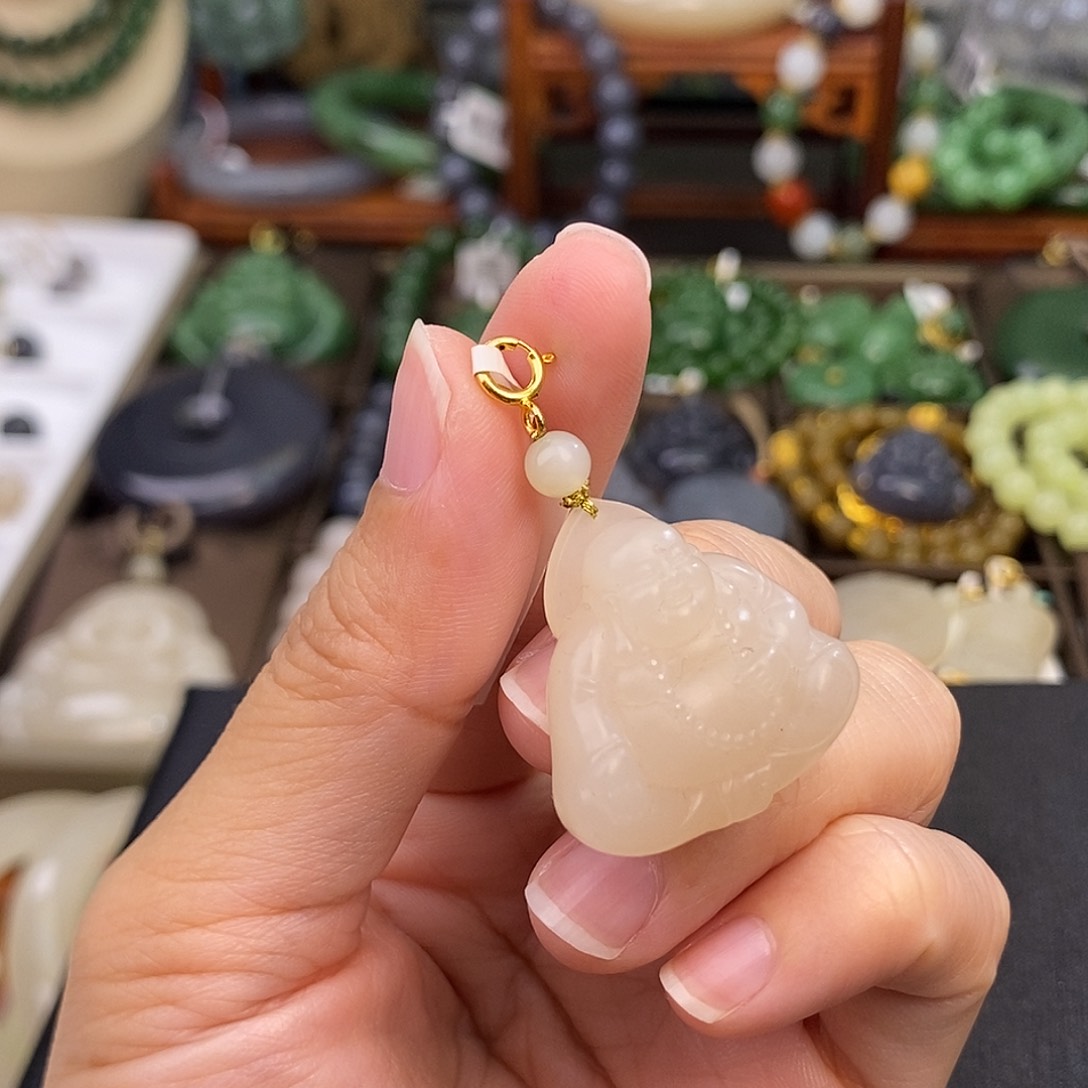 和田玉熟藕粉吊坠18.K金老料清货价未镶嵌