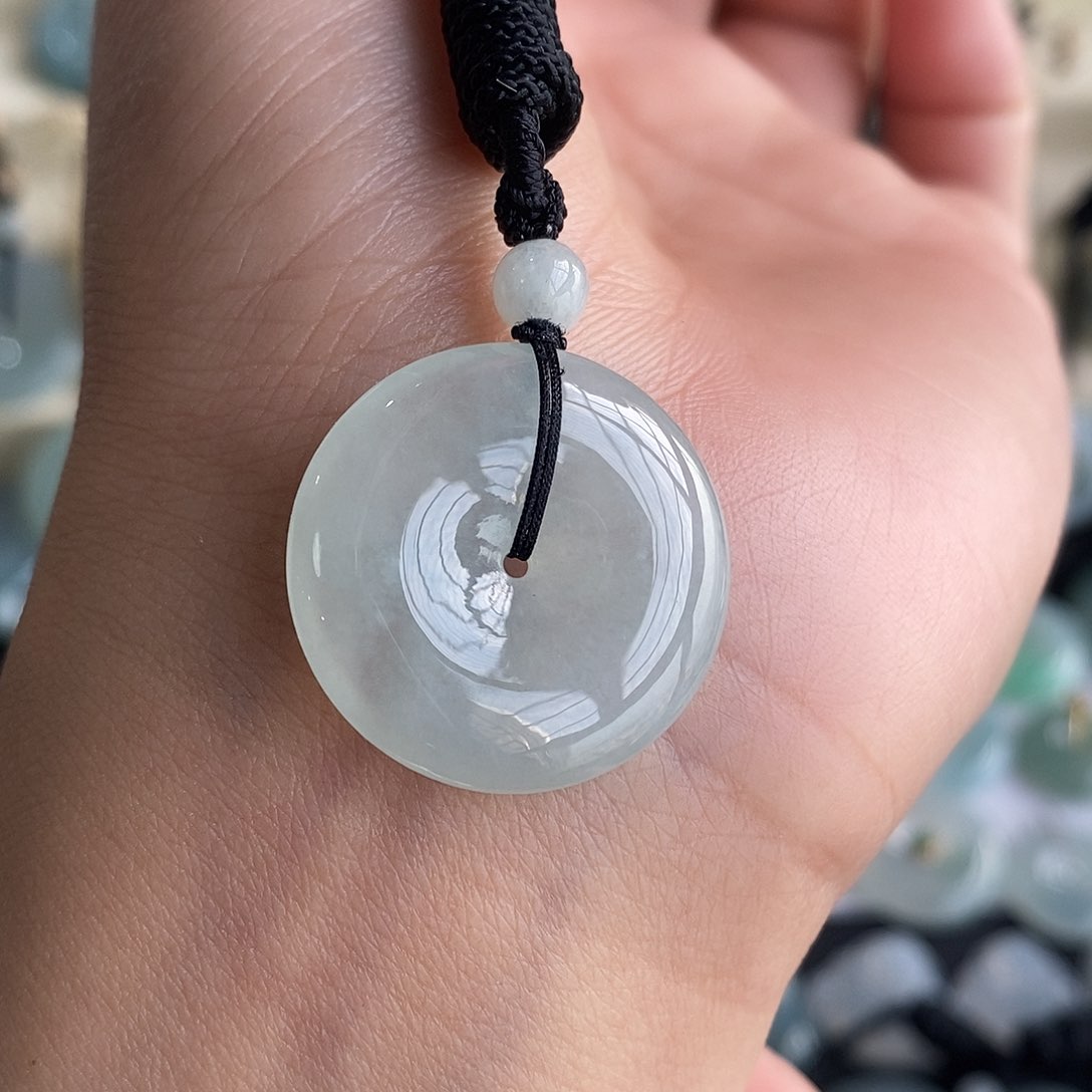 翡翠颈饰未镶嵌翡翠首饰