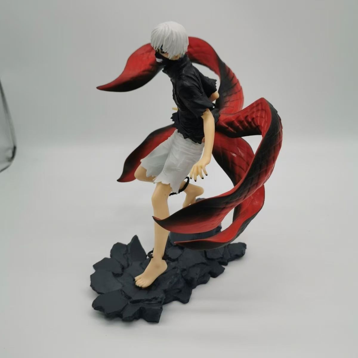 金木研国产手办2个头可换高约24cm普通袋装。