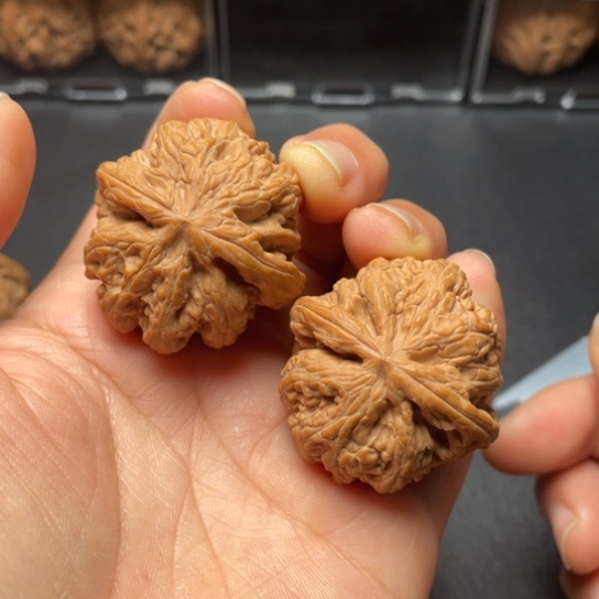 【闪购商品】把件文玩核桃球筋………