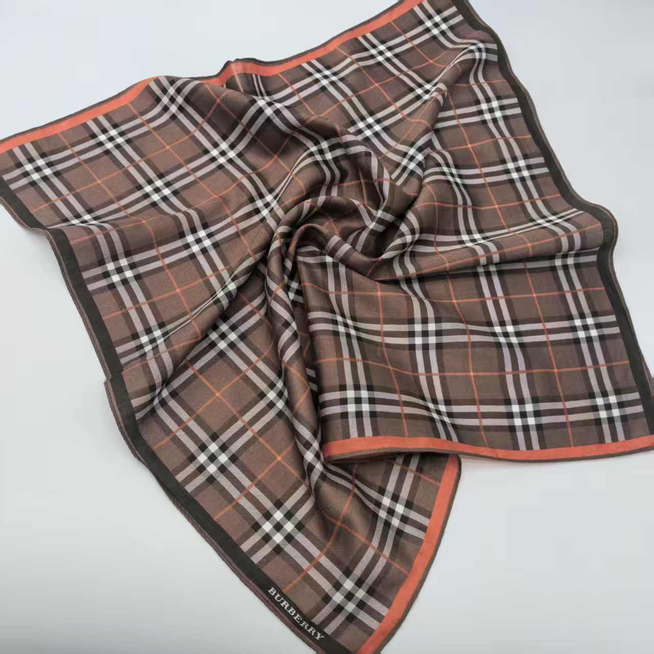 95新 BURBERRY/博柏利 海囤/巴宝莉/丝巾/yy13637