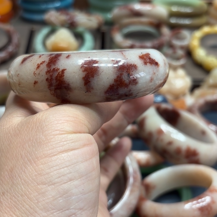 一***香石英岩玉合金颈饰