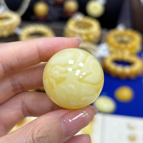 30.5mm 小妖珠宝天然原矿琥珀蜜蜡