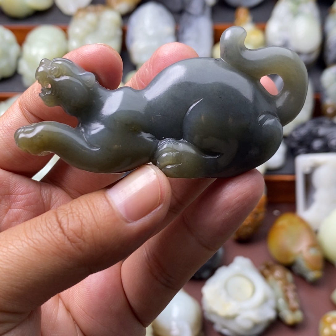 和田玉未镶嵌挂件