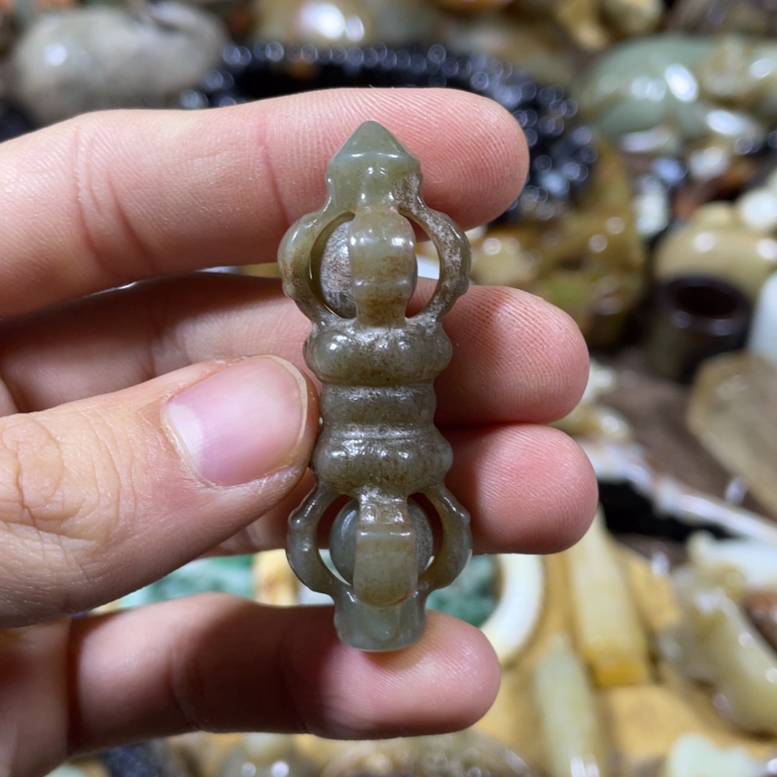 和田玉吊坠(不含链)足铂镶嵌