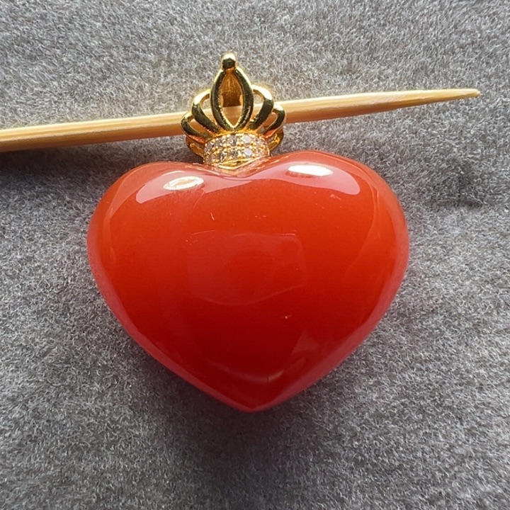 南红玛瑙18K金镶嵌吊坠