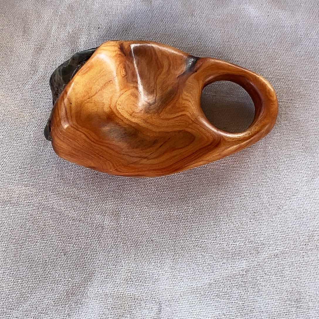 公***刀柏木太行抱石手把件