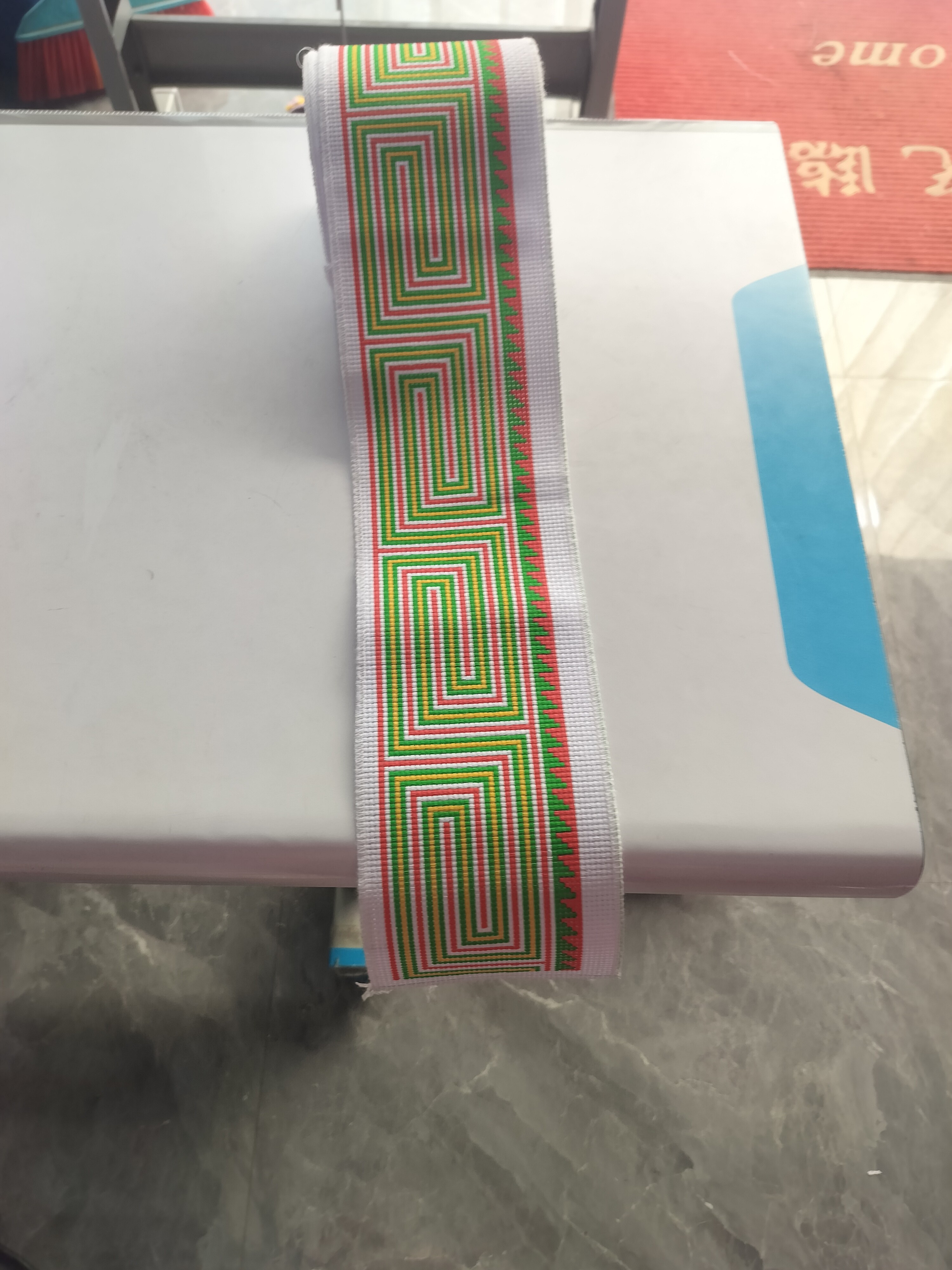 绿色裙角一条大主转通精准印花需要自己绣配线8.5米长