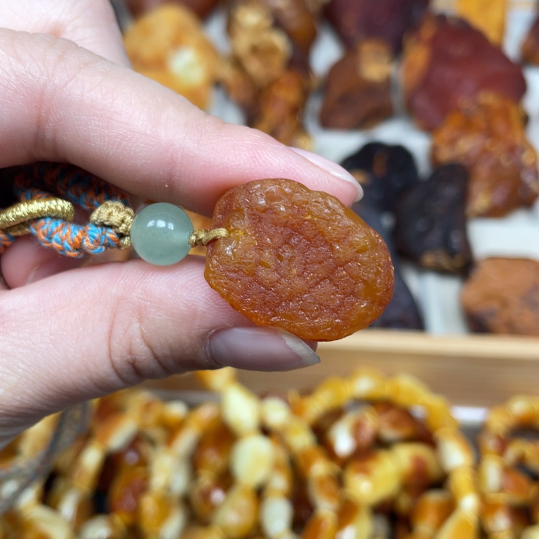 蜜蜡珠宝奇石未镶嵌