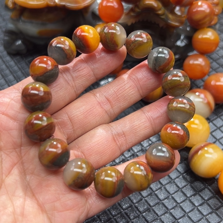 石英质玉（黄龙玉）颈饰合金