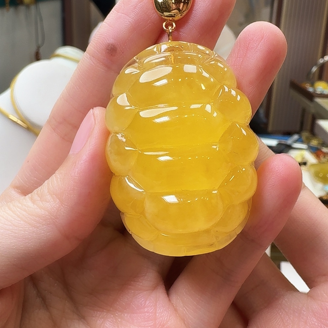 琥珀未镶嵌颈饰吊坠