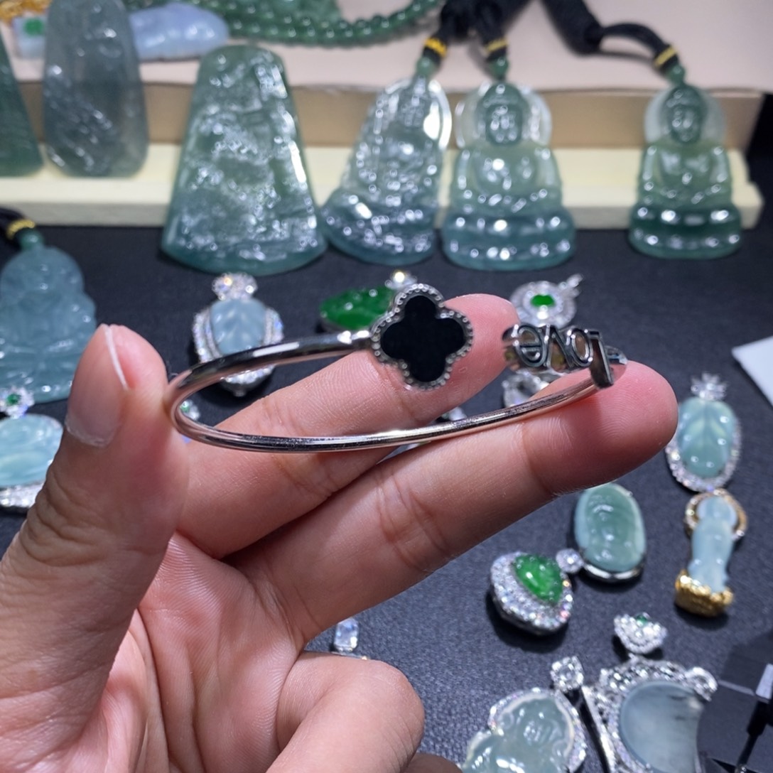 吊坠(不含链)未镶嵌翡翠四叶草
