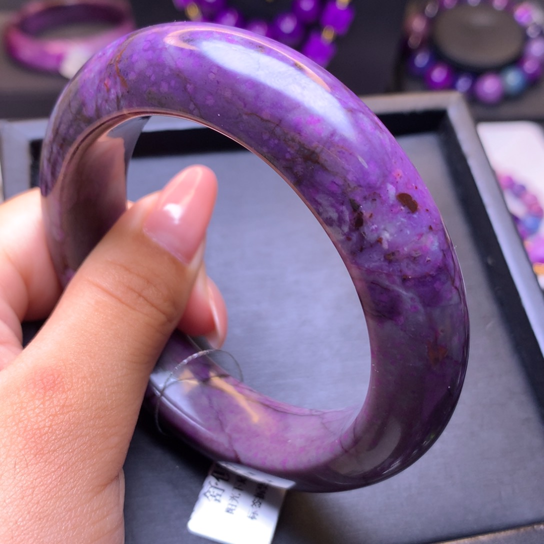 未镶嵌苏纪石（舒俱来）手镯