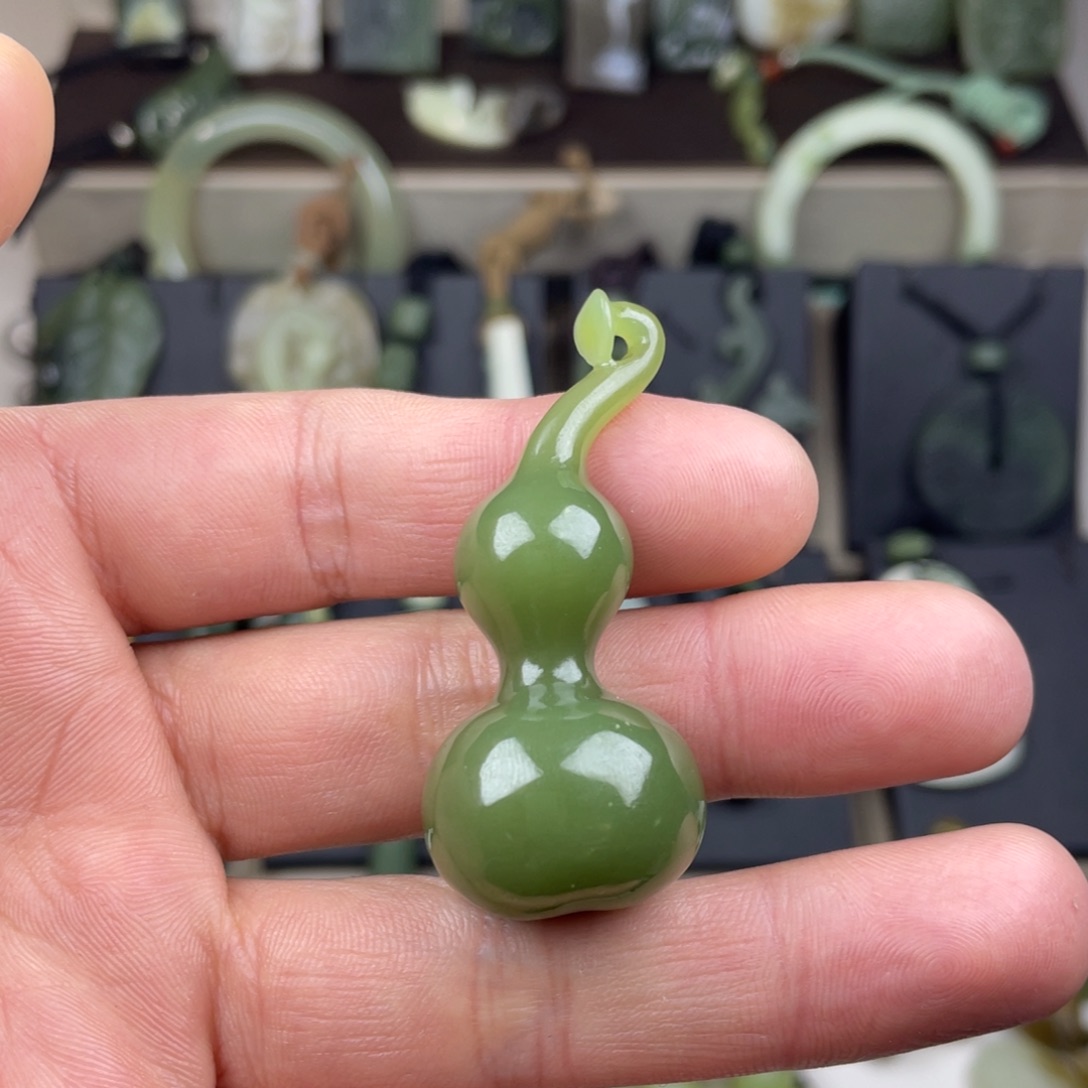 燃***皇和田玉未镶嵌颈饰