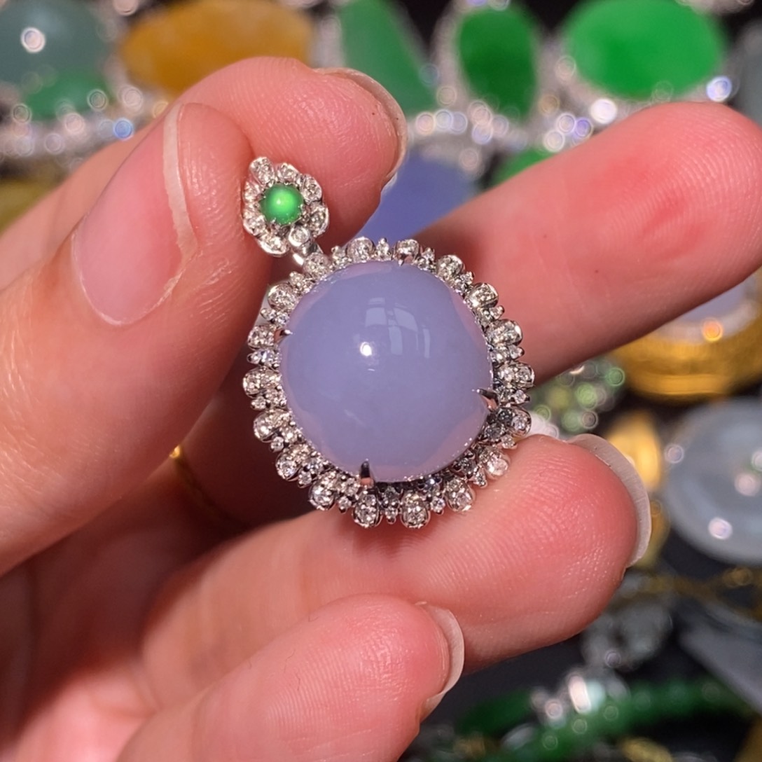 翡翠18K金镶嵌颈饰