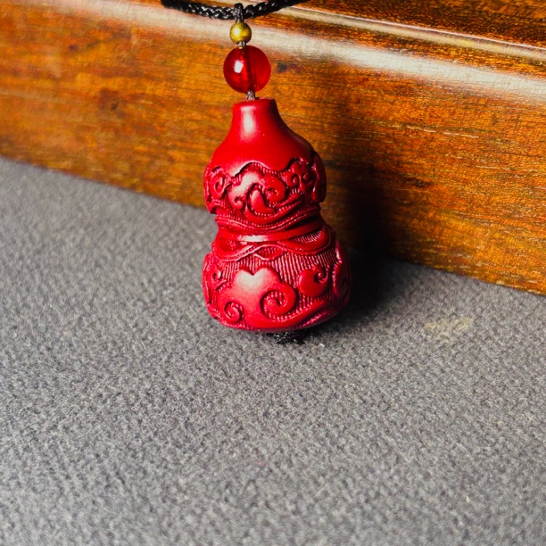 含辰砂工艺品（正价补贴）祥云满工古法含朱砂辰砂福禄吊坠