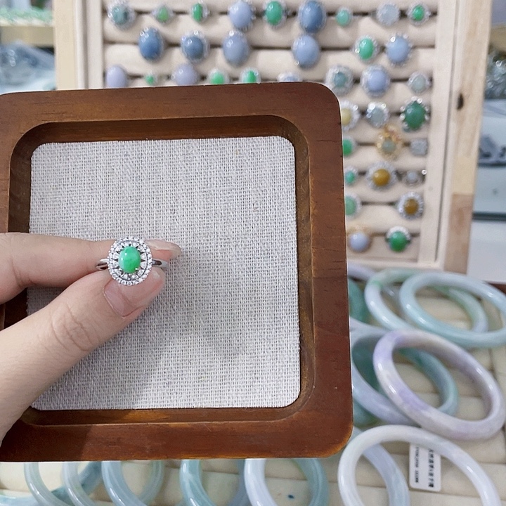 翡翠未镶嵌颈饰天然翡翠Ａ货