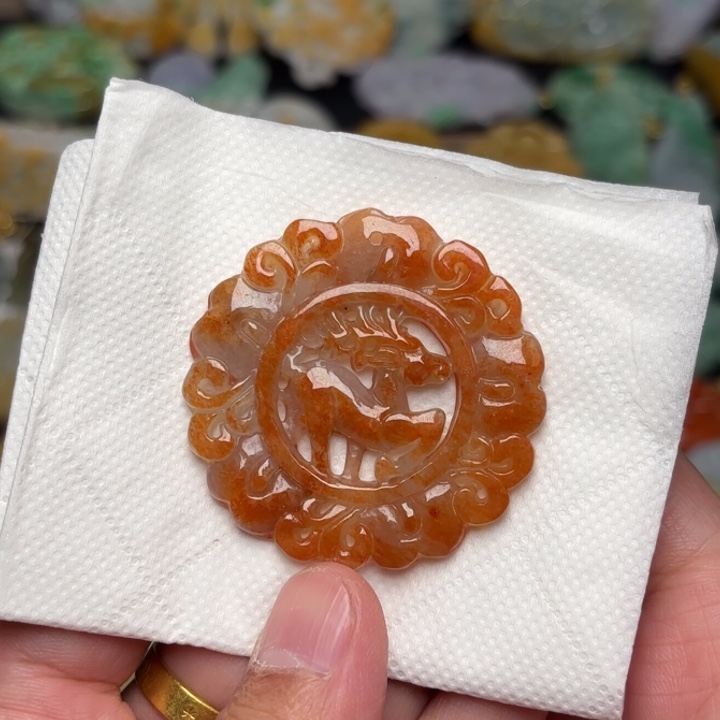 翡翠颈饰未镶嵌吊坠