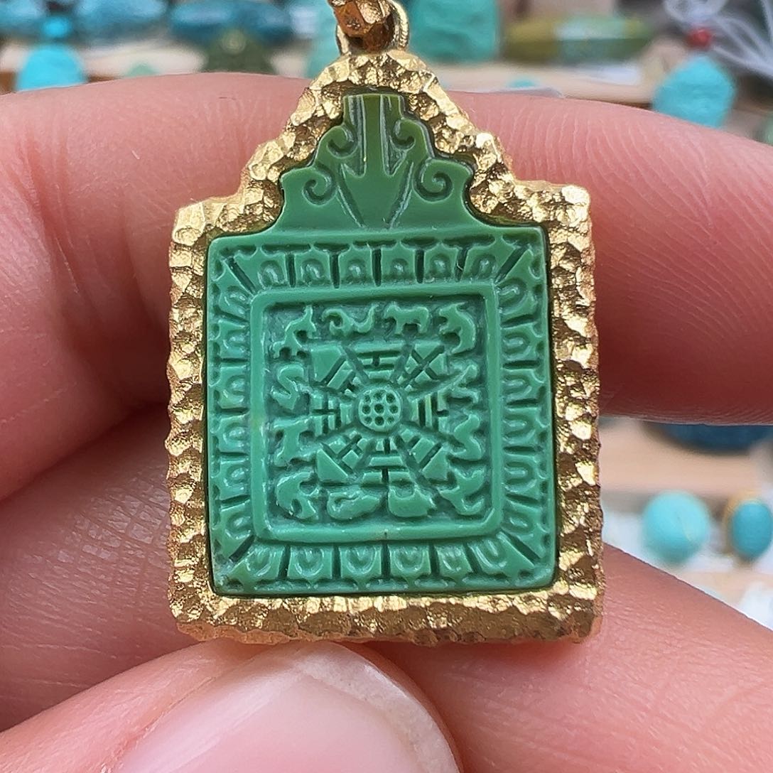 绿松石配饰18K金镶嵌