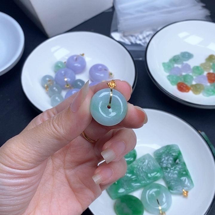 冰***月翡翠18K金镶嵌颈饰翡翠