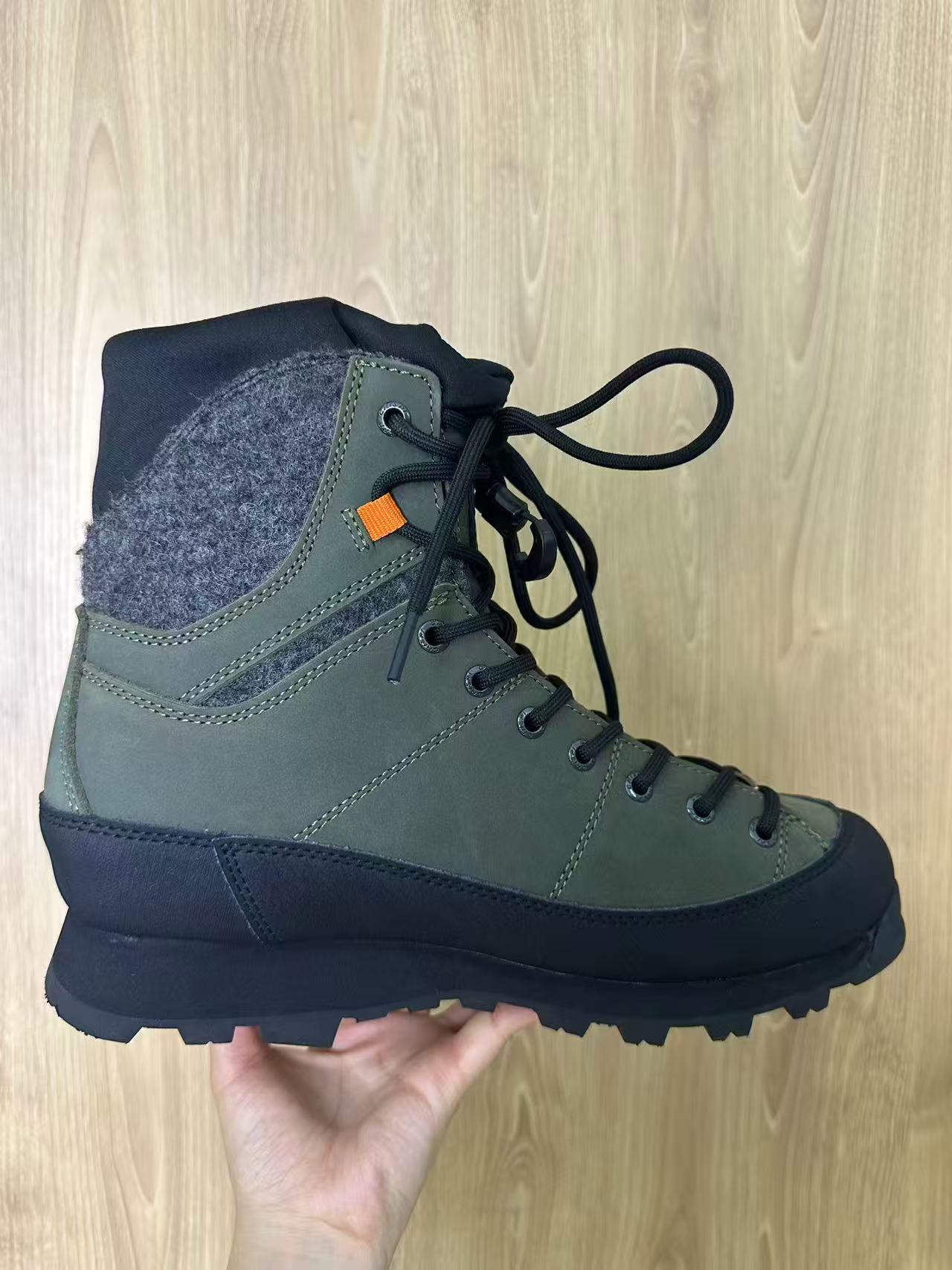 秋冬高帮防水防滑耐磨保暖户外徒步登山鞋男女通用