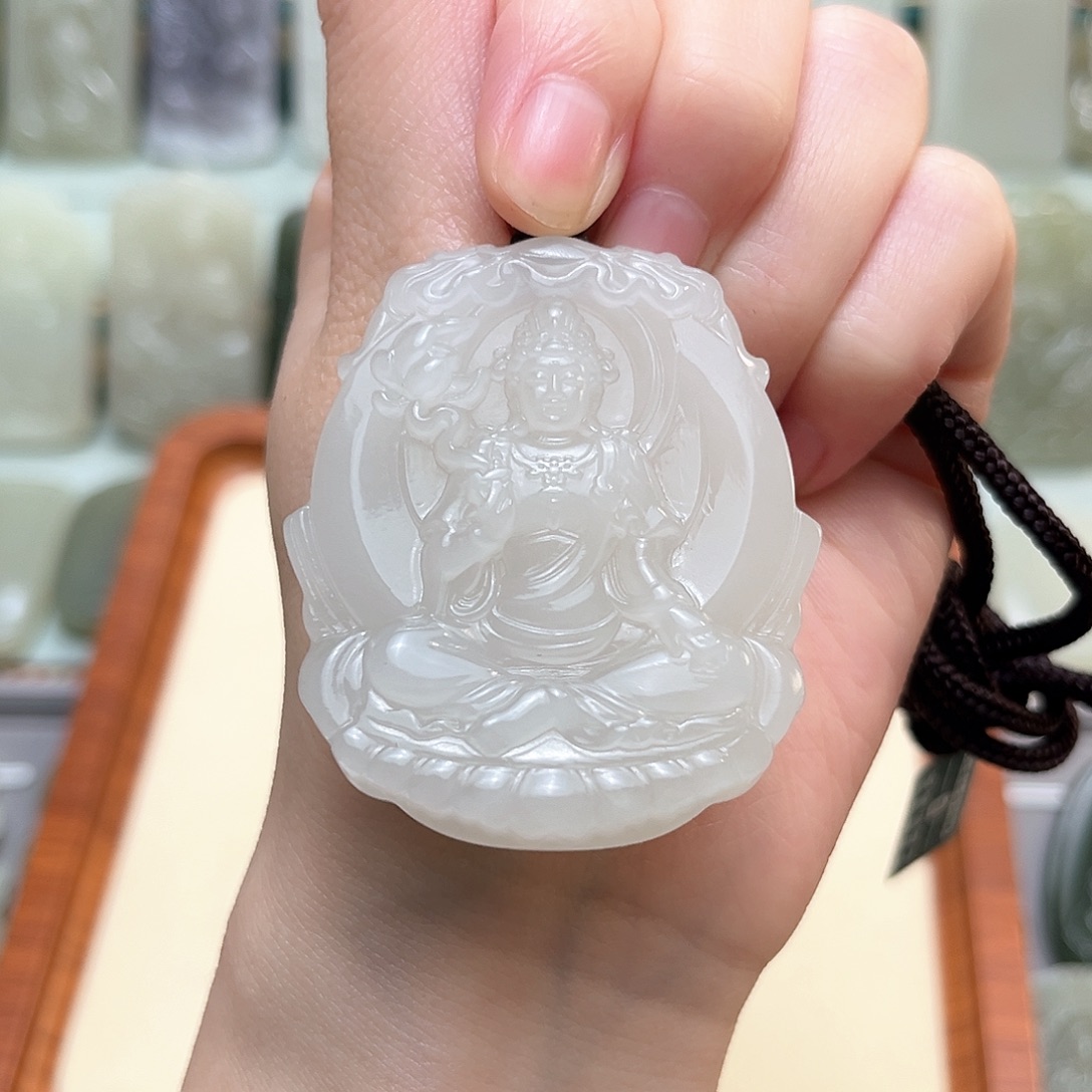 *****和田玉未镶嵌颈饰