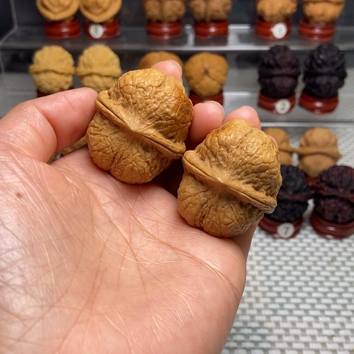 文玩核桃把件23方尊