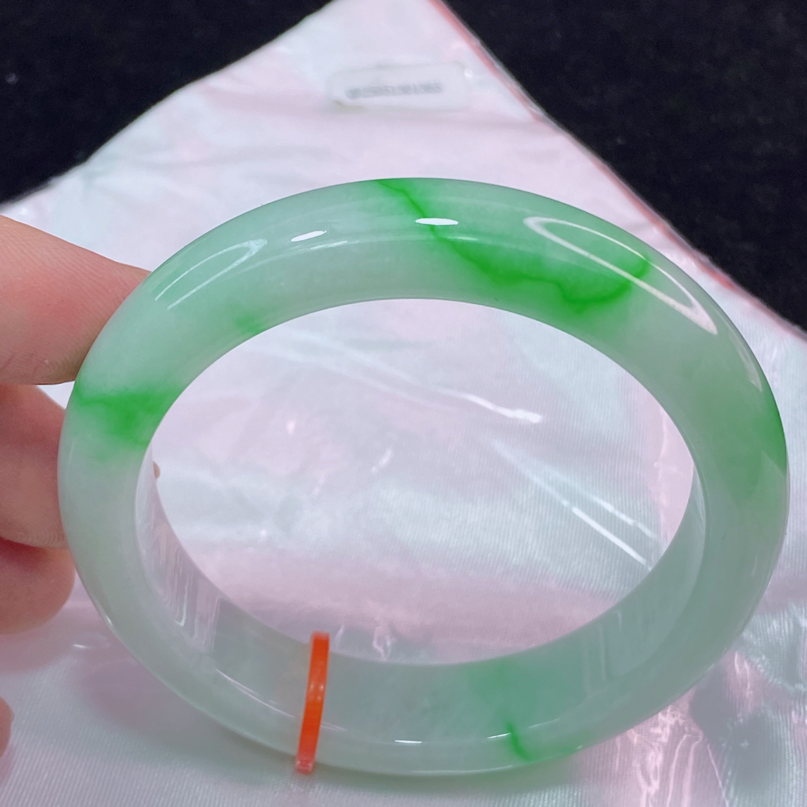 缅甸天然A货翡翠手镯冰透阳绿5253圈口