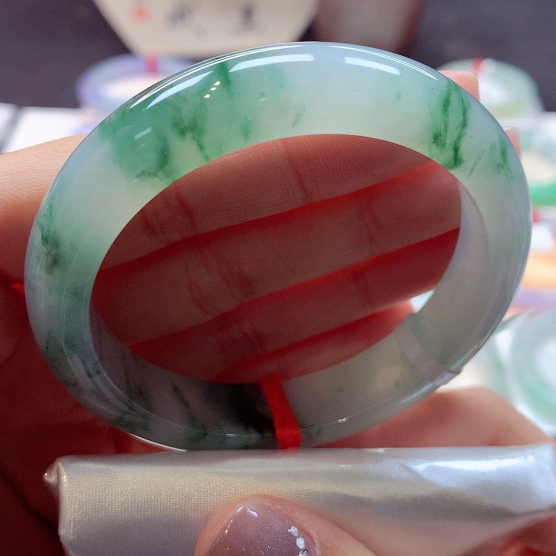 翡翠手镯未镶嵌50正圈77