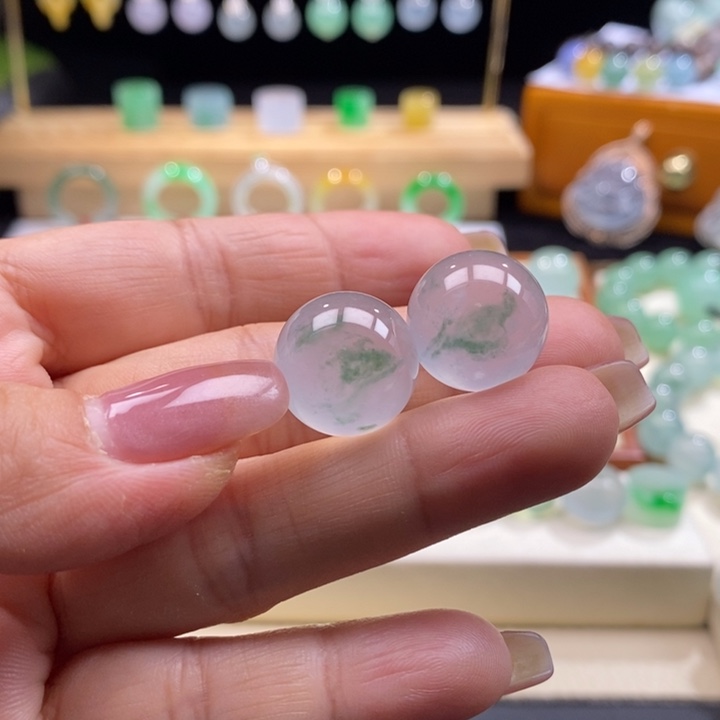 翡翠吊坠(不含链)未镶嵌翡翠多样性发其一（只发一个）