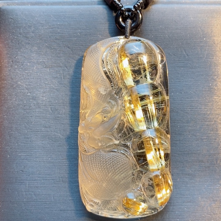 颈饰未镶嵌发晶天然钛晶生肖龙无事牌