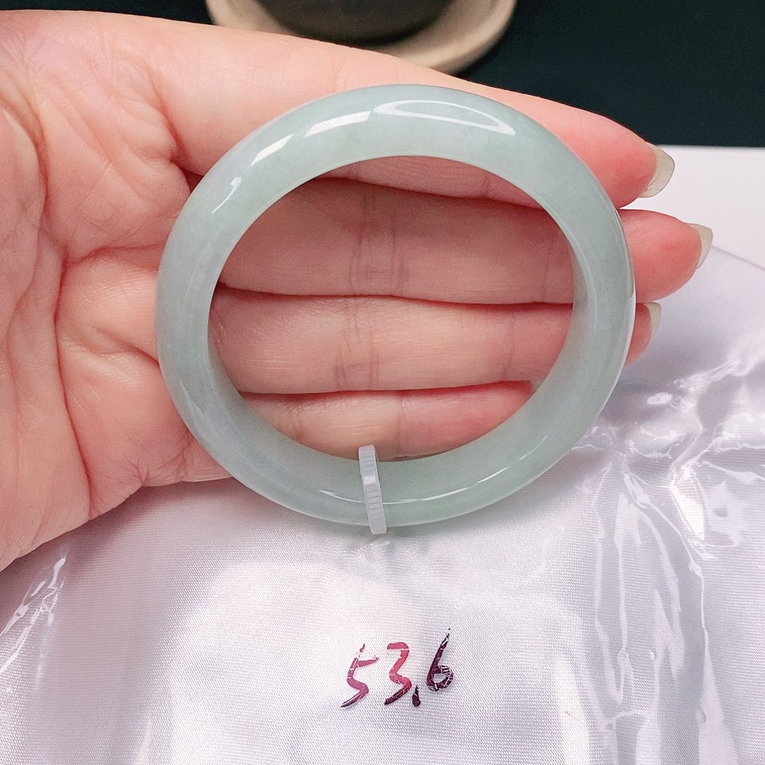 【闪购商品】翡翠手镯未镶嵌正