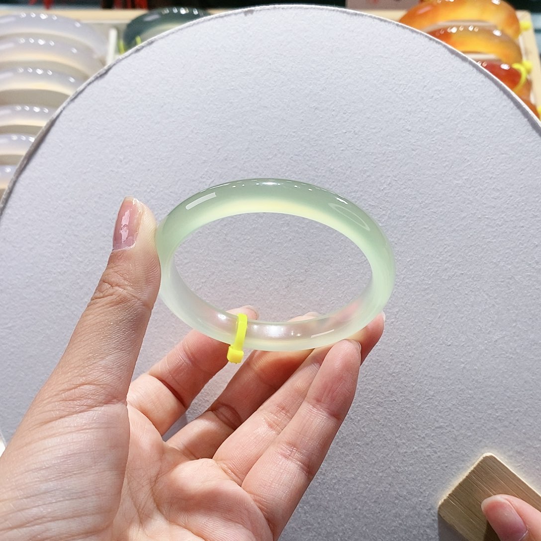 玛瑙/玉髓手镯未镶嵌54.8