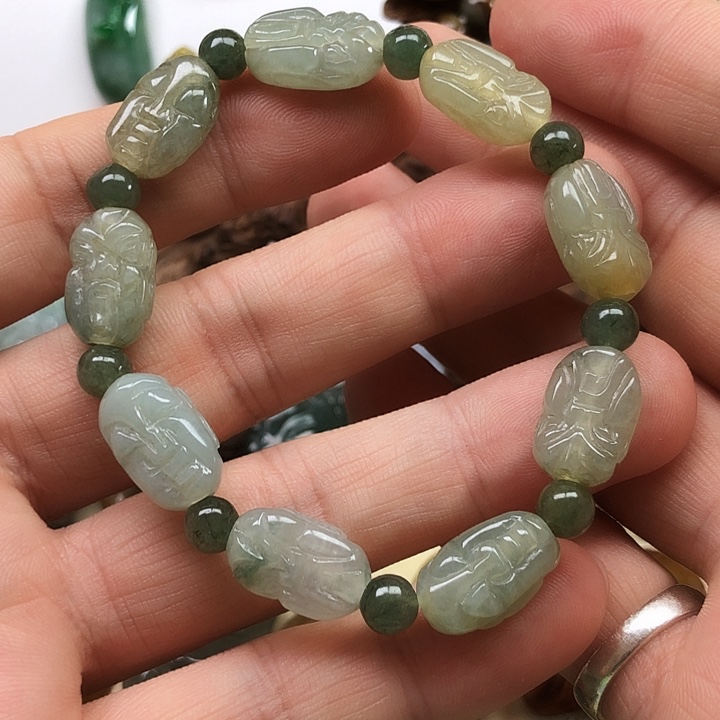 好***来翡翠未镶嵌颈饰翡翠