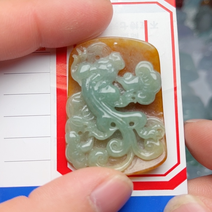 翡翠颈饰未镶嵌貔貅