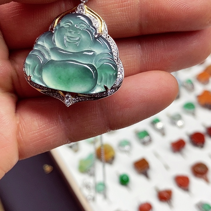 翡翠颈饰未镶嵌吊坠