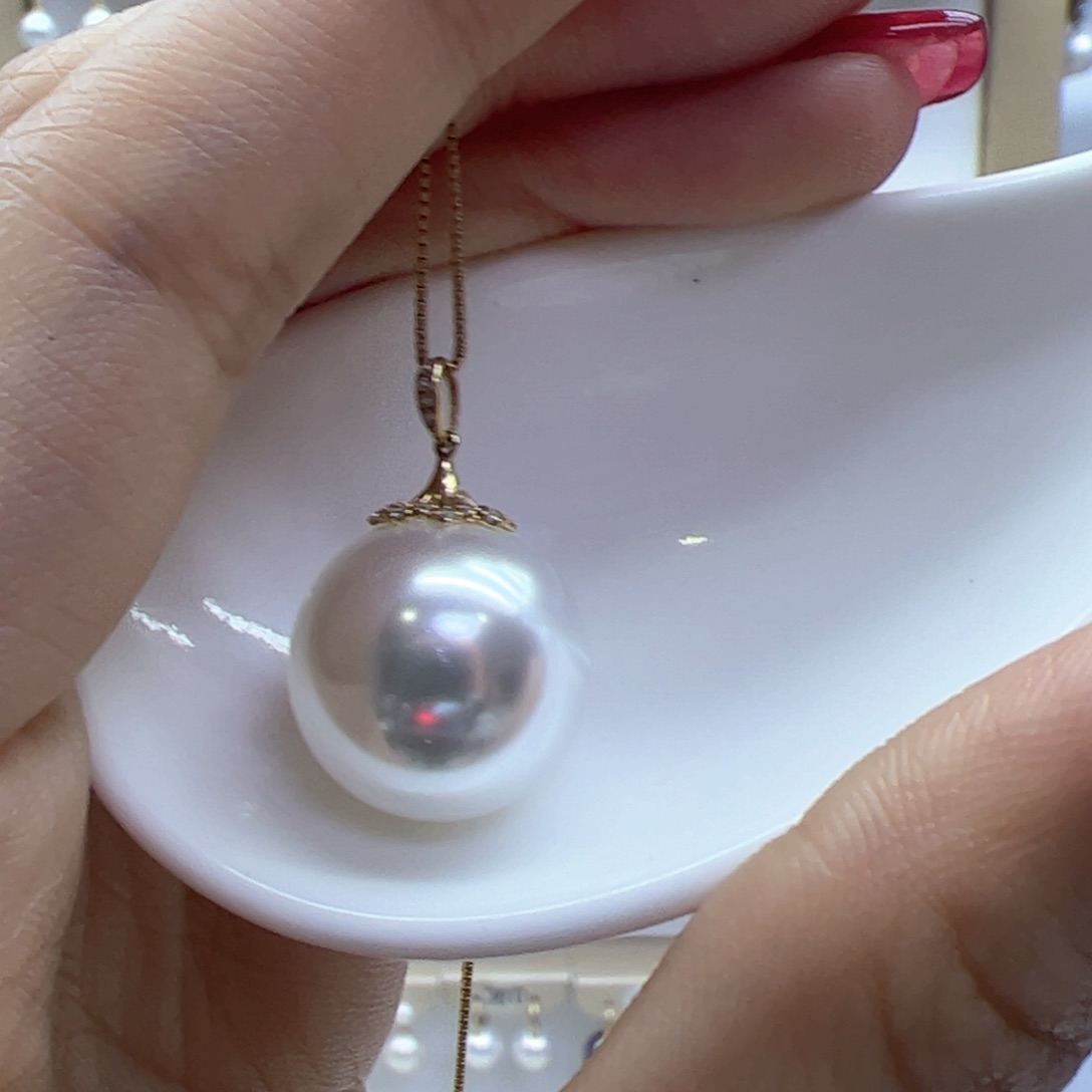 淡水珍珠吊坠(赠链)18K金镶嵌