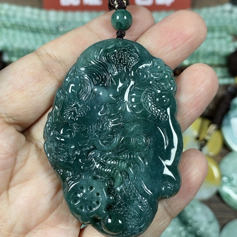 【闪购商品】翡翠颈饰未镶嵌玉吊坠翡翠玉随性龙牌大款厚装