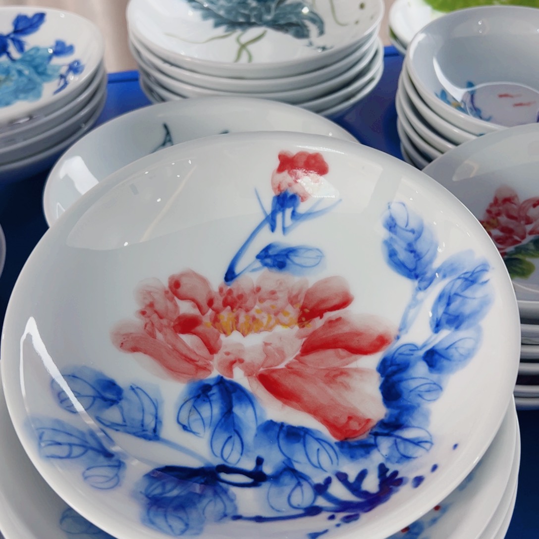 景德镇陶瓷手工手绘制作