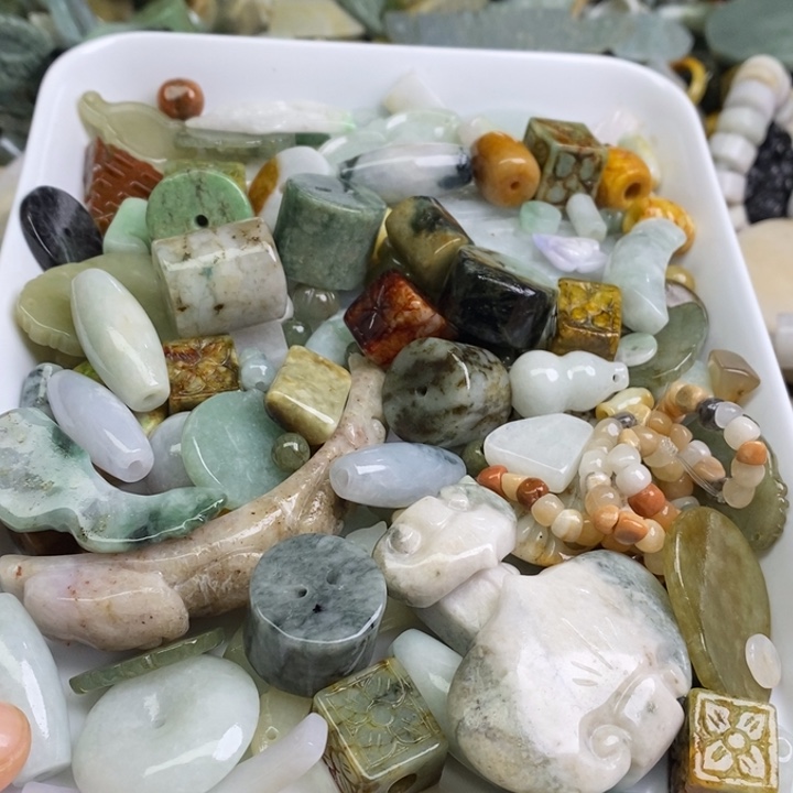 风***钟翡翠未镶嵌颈饰天然翡翠022