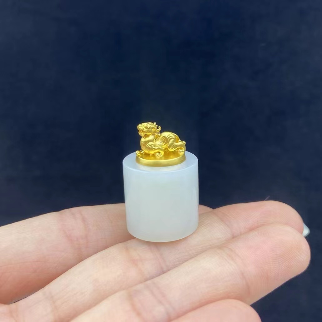 【同庆珍品】18k金和田玉俄巴莎圆柱吊坠 不含链 LM09